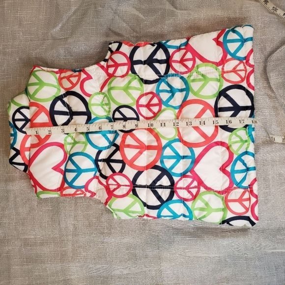Old Navy White Peace Signs & Hearts Puffer Vest, Blue Pink, Girls Size 8 Medium - Picture 3 of 8
